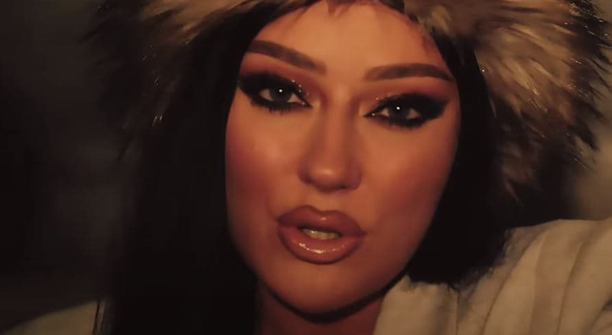 Ronela Hajati thotë "Të du fort" (VIDEO)