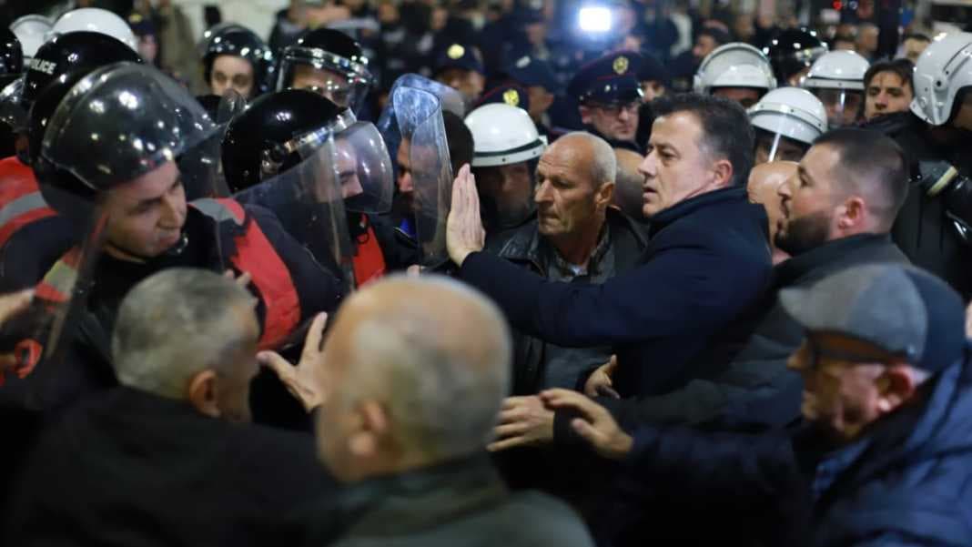 Protesta e opozitës në Shqipëri, policia publikon planin e masave