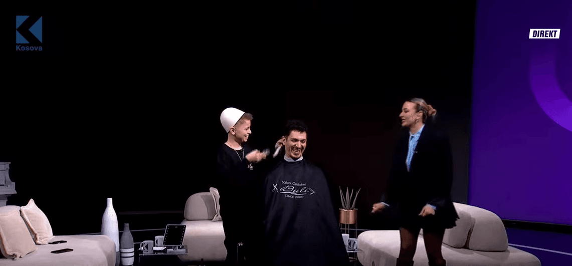 Berberi me plis që po “çmend” vendin (VIDEO)