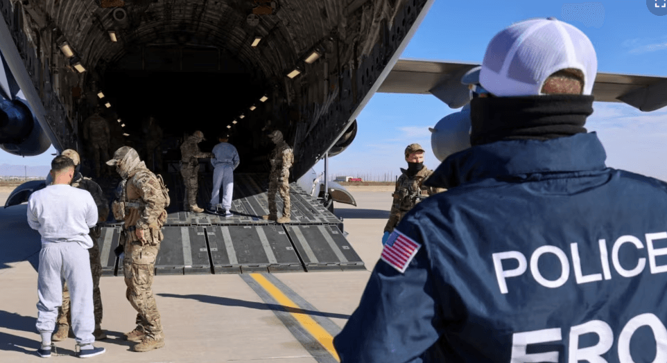 Arrijnë në Guantanamo, dhjetë emigrantët e paligjshëm më të rrezikshëm