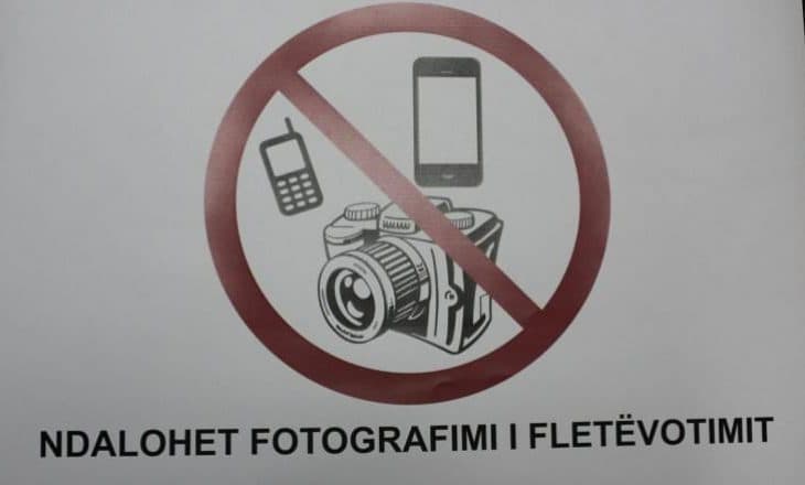 Deri në orën 12:00 u raportuan raste të izoluara të fotografimit të votës në 4 përqind të vendvotimeve