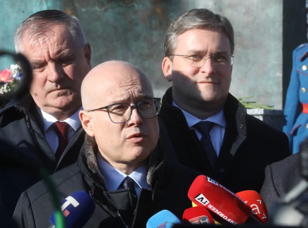 Kryeministri serb “çuditet” me aleancën ushtarake Kosovë-Shqipëri-Kroaci: Kundër kujt po bëhet kjo?