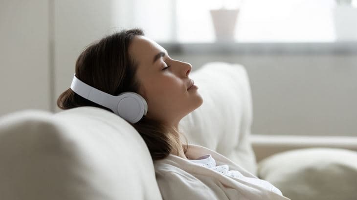 Muzika si terapia për uljen e stresit