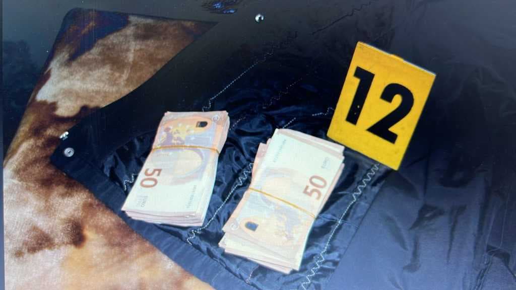 Shqipëri: 10 mijë euro ryshfet për të lejuar vjedhjen e naftës së sekuestruar, arrestohet polici