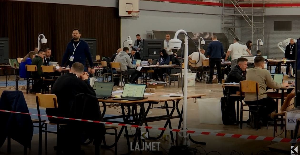 Hetimet në Gjakovë, hapet kutia e dyshimtë e “trenit bullgar” (VIDEO)