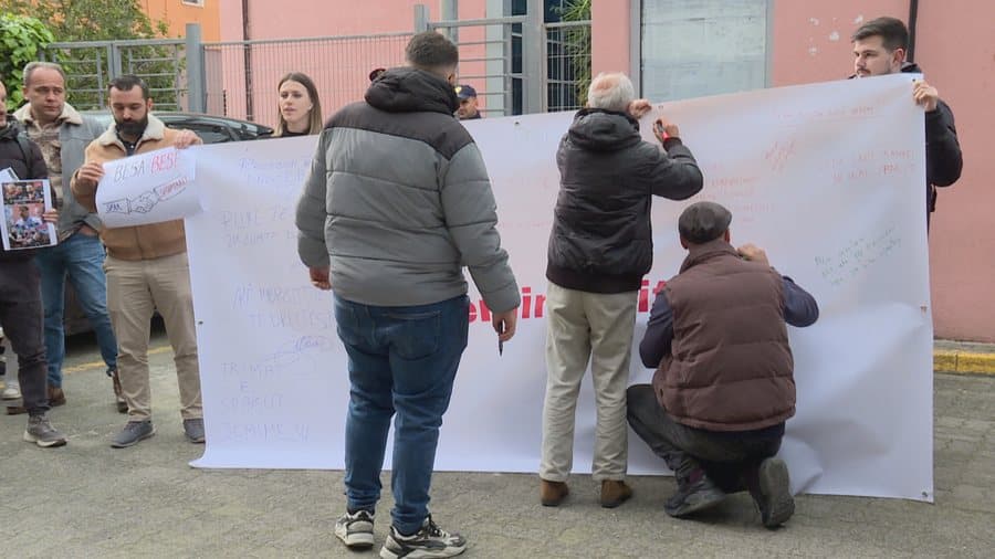 Qytetarë e aktivistë "nënshkruajnë" mbështetjen ndaj SPAK-ut