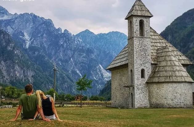 Destinacione të mrekullueshme për një fundjavë romantike