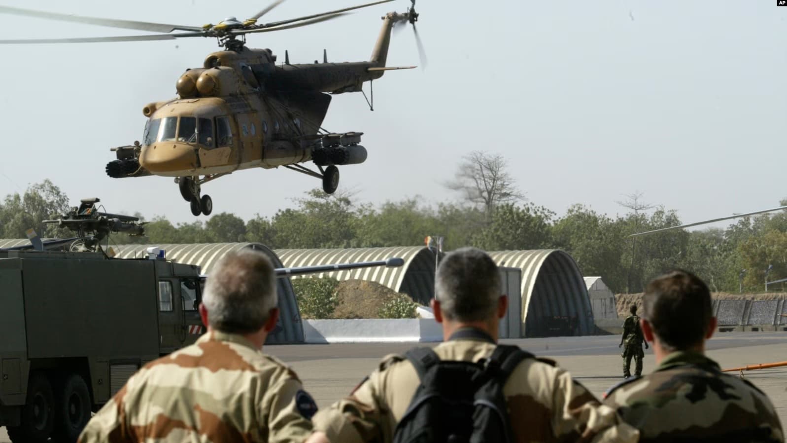 Dezinformimi rus nxit tërheqjen e trupave franceze nga Afrika