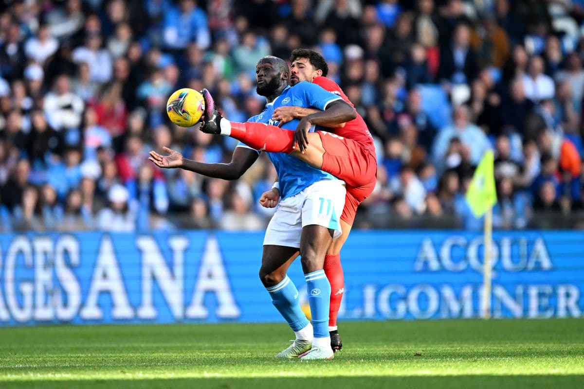 Napoli vazhdon ta ndjek titullin kampion, s'gabon ndaj Fiores