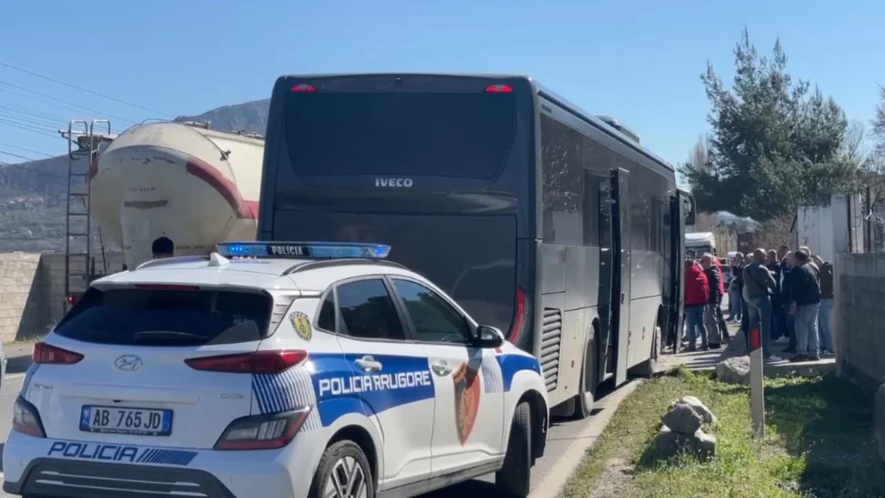 Aksident i trefishtë në rrugën Lezhë-Shkodër, ka të lënduar