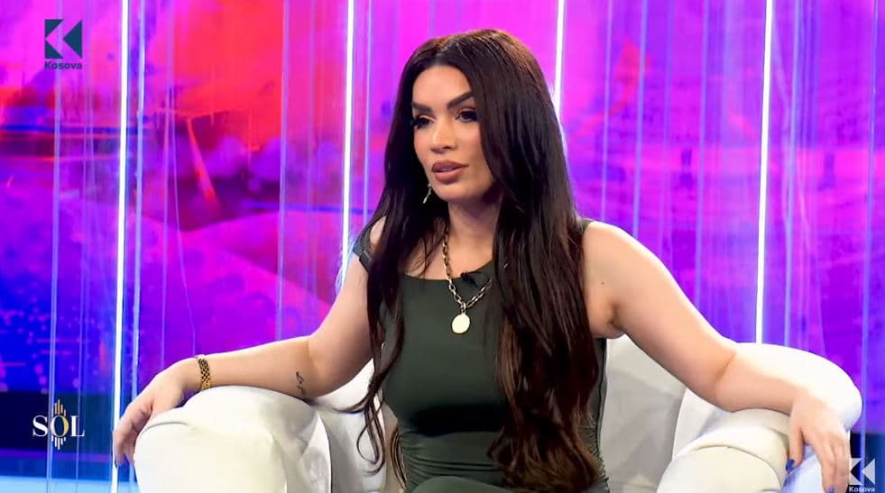 “Ai është unik”, Besa Kokëdhima e pranon që është dashuruar – këtë vit pritet edhe martesa (VIDEO)