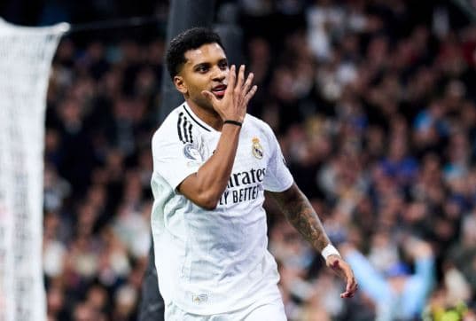Rodrygo kalon Mbretërit në avantazh ndaj rivalëve të qytetit