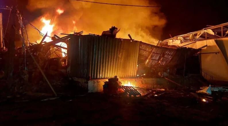 Sulmi rus gjatë natës vret të paktën 14 persona në Ukrainë