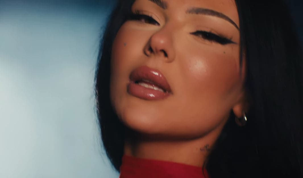 YA NINA vjen me "Lonely" (VIDEO)