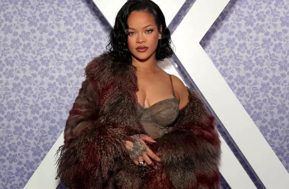 Rihanna i përgjigjet komentueses që 'urren' emrat e djemve të saj