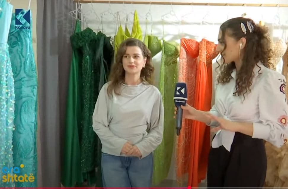 Pranvera afër: Këto janë trendet e ngjyrave për 2025 - tregon dizajnerja Lakna (VIDEO) 