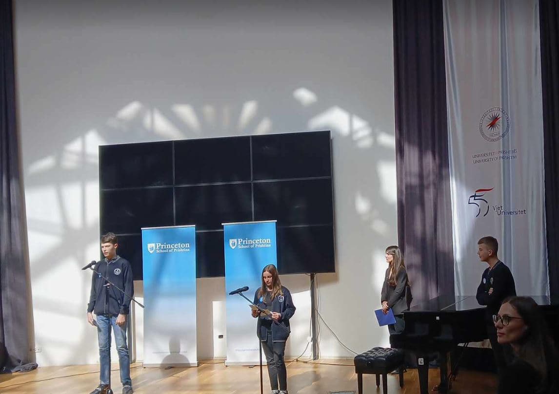 Fillon “Festivali i Recitatorëve” për Ditën Ndërkombëtare të Poezisë