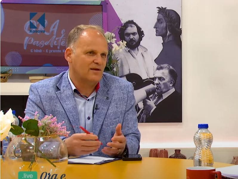 Cilat janë simptomat e ashpra të fruthit? Flet infektologu Valbon Krasniqi (VIDEO) 