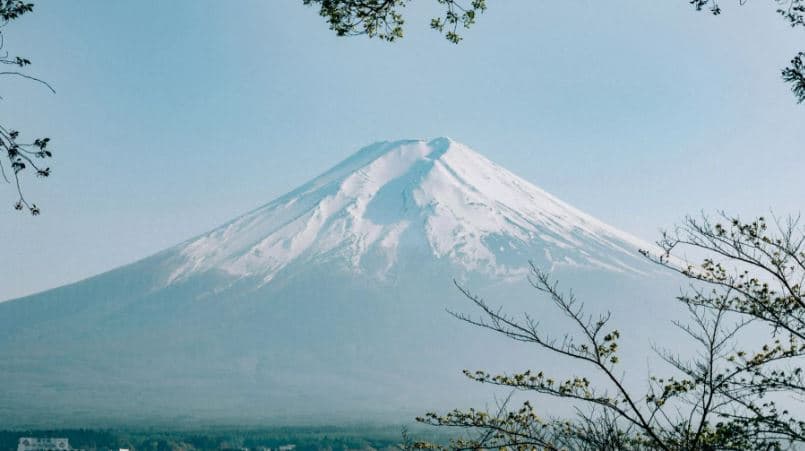 Japonia dyfishon tarifën për t'u ngjitur në malin Fuji
