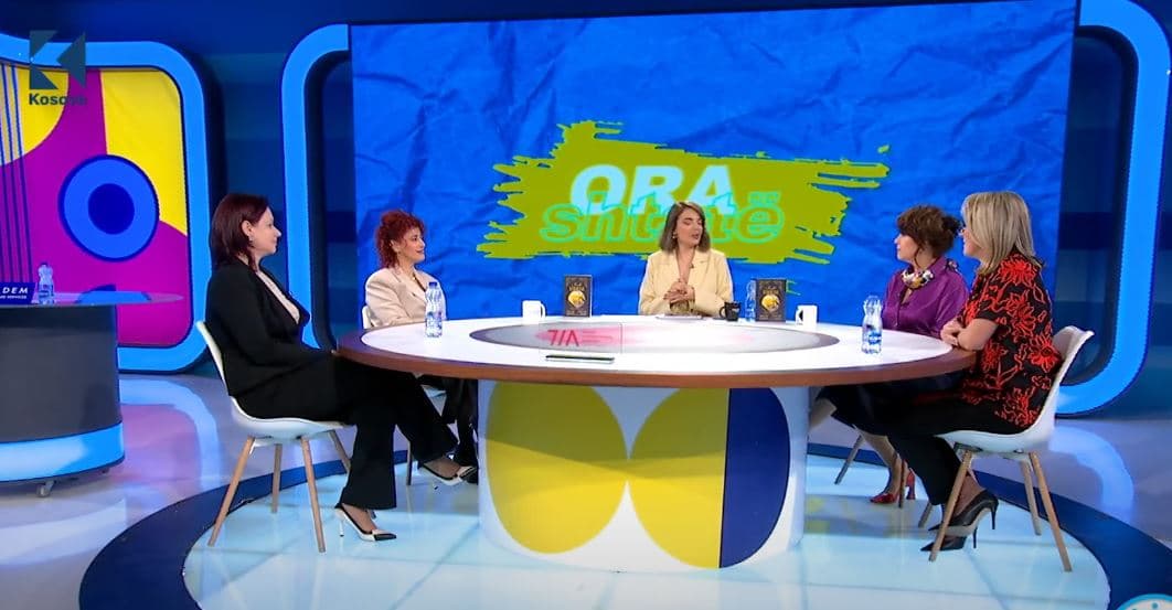 Dashuri në kohë lufte, katër gra sjellin librin “Kohë Kurorash” (VIDEO)