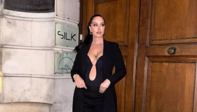 Dafina Zeqiri pozon rrugëve të Londrës