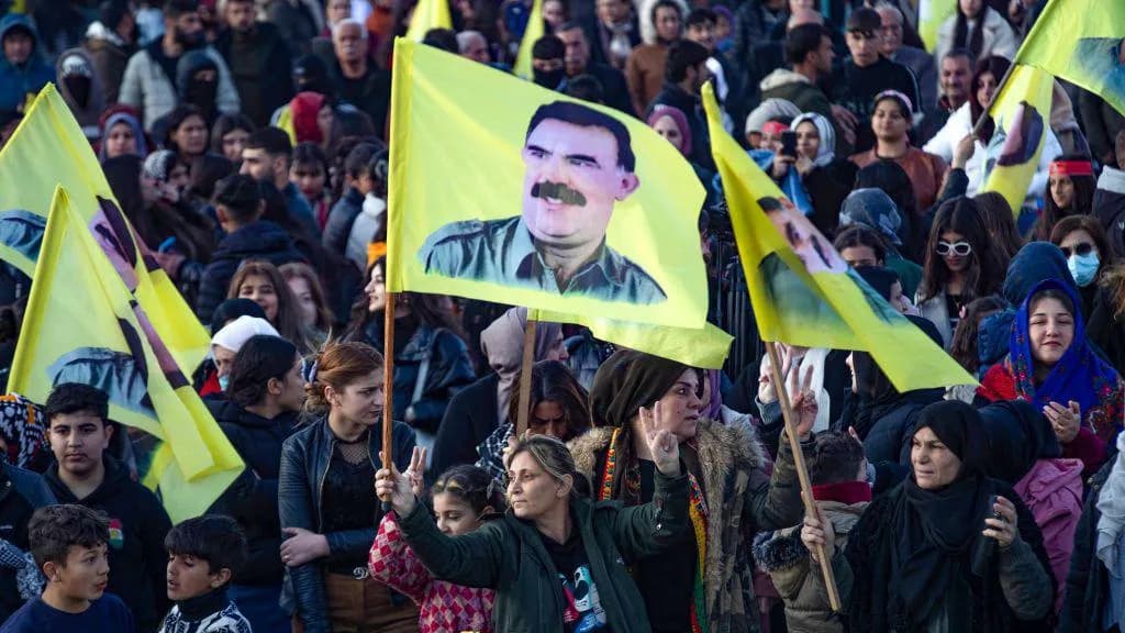Grupi kurd “PKK” shpall armëpushim me Turqinë pas konfliktit 40-vjeçar