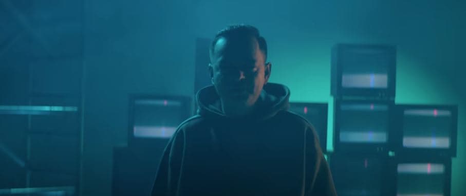 Klajdi Musabelliu publikon këngën "E bukur" (VIDEO)