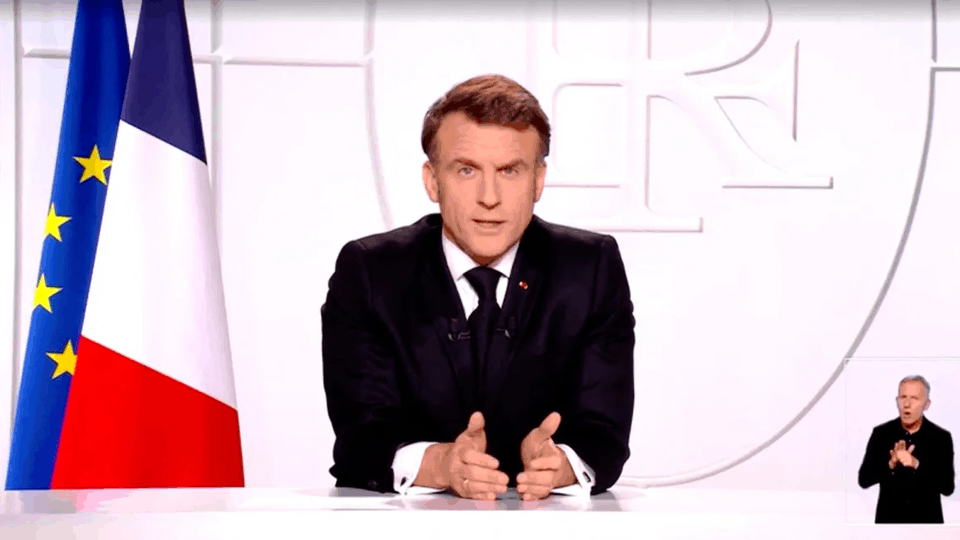 Macron: Të gjithë e dinë që këtë luftë e nisi veç Rusia, duhen masa të forta për armëpushim