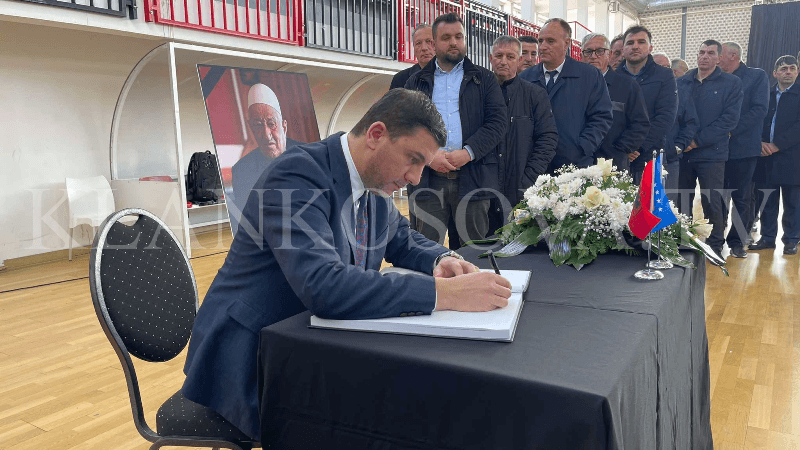 Memli Krasniqi shkruhet në Librin e Zisë për babanë e Hashim Thaçit