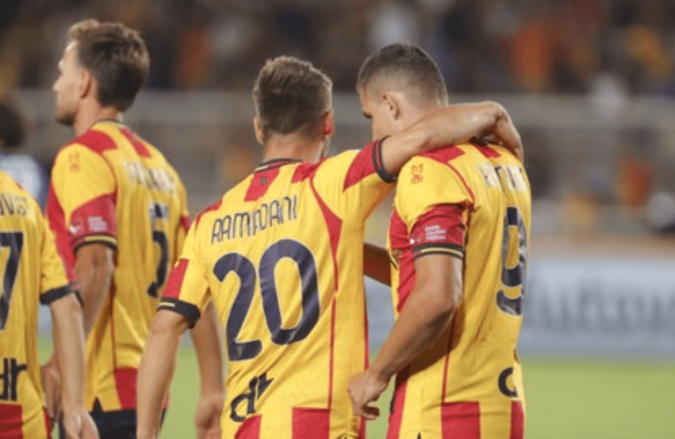 Milani tundi rrjetën dy herë në pjesën e parë, por Lecce po fiton 2-0 ndaj tyre