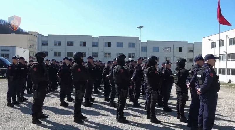 Hoxha në Tiranë, ndjekë nga afër demonstrimin e Forcës Kombëtare të Sigurisë (VIDEO)