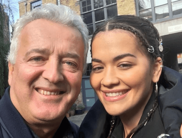 Rita Ora me një dedikim special për ditëlindjen e babait të saj 