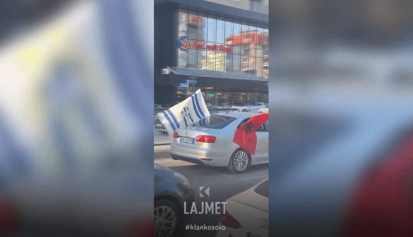 Tifozët e Tiranës në Prishtinë për t’i mbështetur “Dardanët” ndaj Islandës (VIDEO)