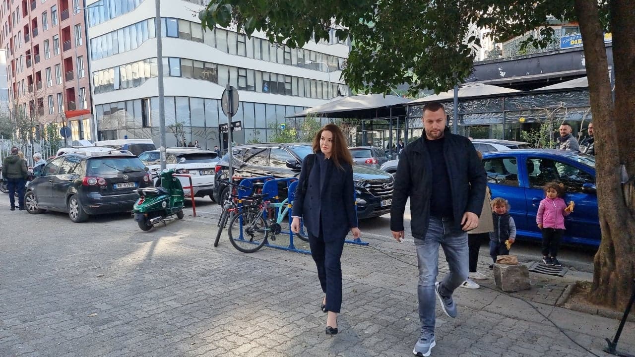 Paraqitet në Gjykatën e Posaçme Ajola Xoxa