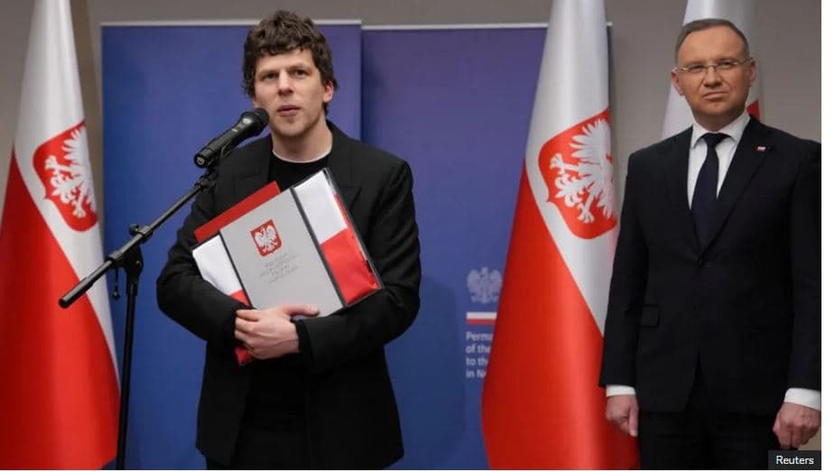 Historia e filmit "A Real Pain", aktori amerikan Jesse Eisenberg merr nënshtetësinë polake