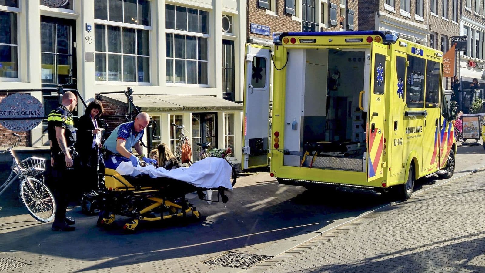 Disa persona u lënduan nga sulmi me thikë në Amsterdam