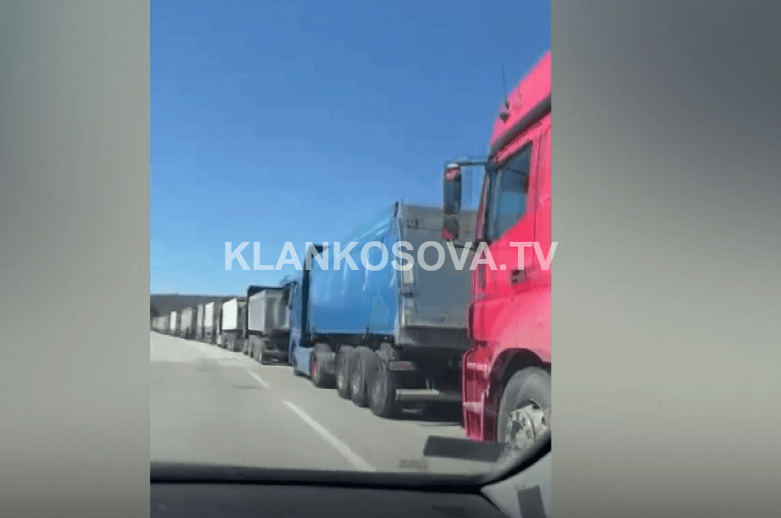 Transportuesi ankohet për pritje të gjata në Merdarë, si shkak i kontrollit në një vend (VIDEO)