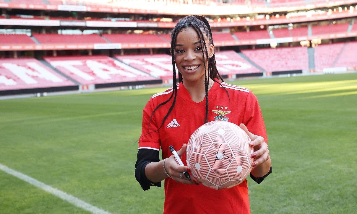 U godit me top, futbollistja portugeze humb shikimin