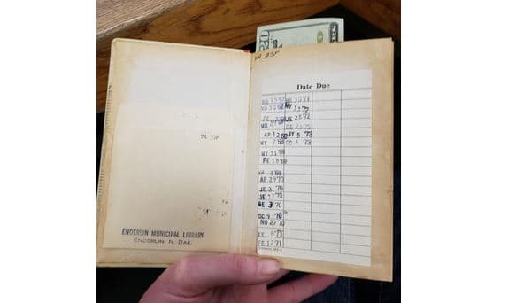 Libri kthehet në mënyrë misterioze në bibliotekë pas 51 vjetësh