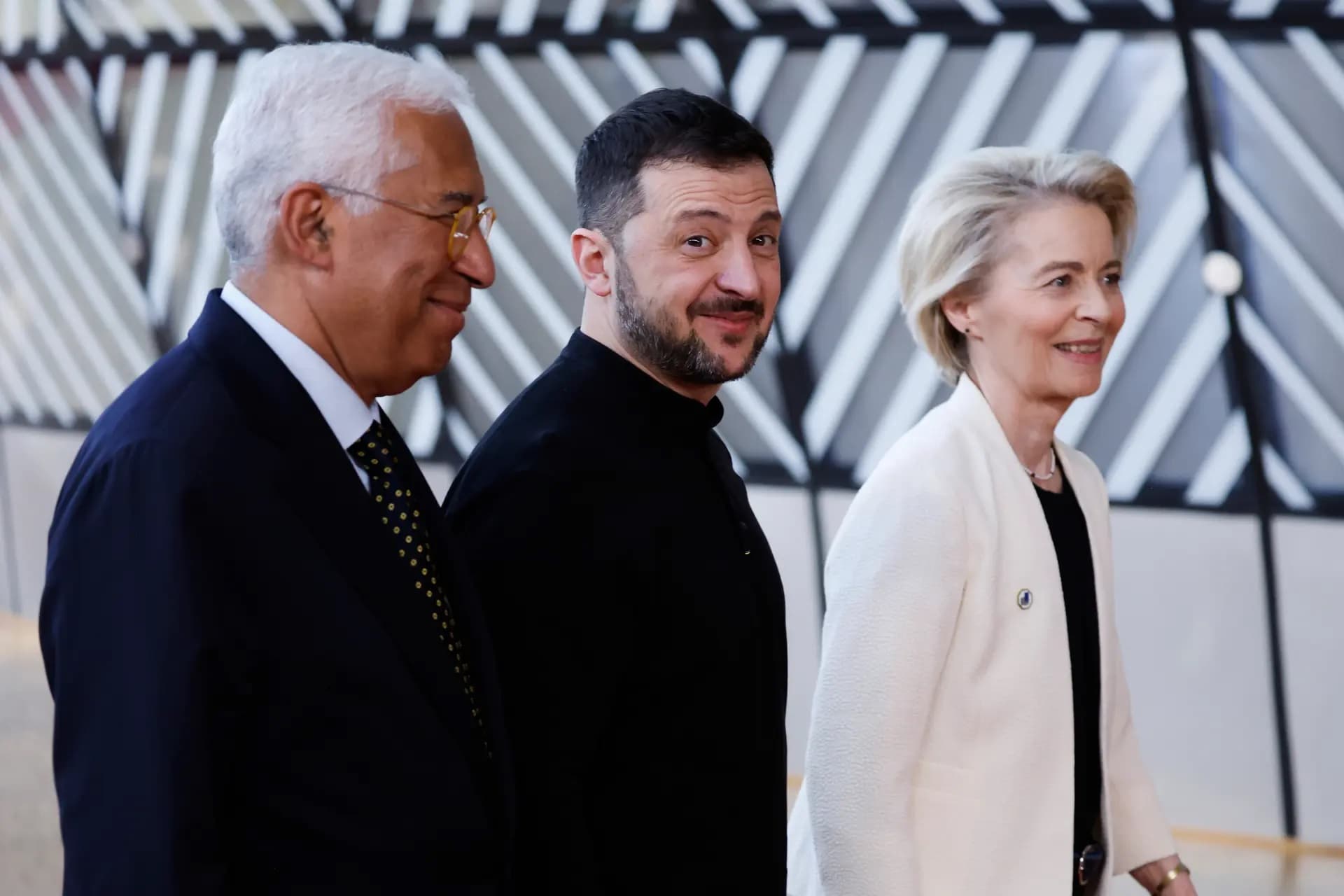 Udhëheqësit e BE-së mbështesin rritjen e shpenzimeve ushtarake