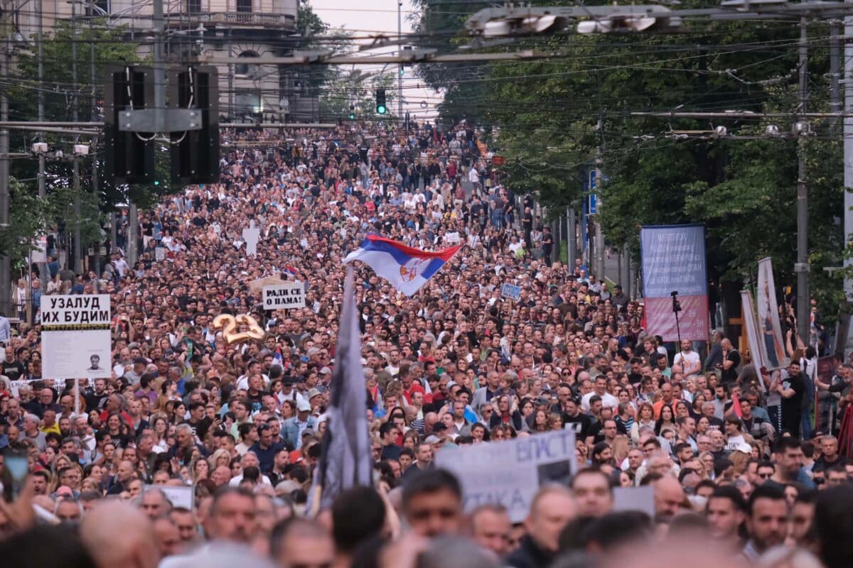 Studentët tregojnë kohën e protestës së nesërme, parlamenti serb mbyllet për shkaqe sigurie