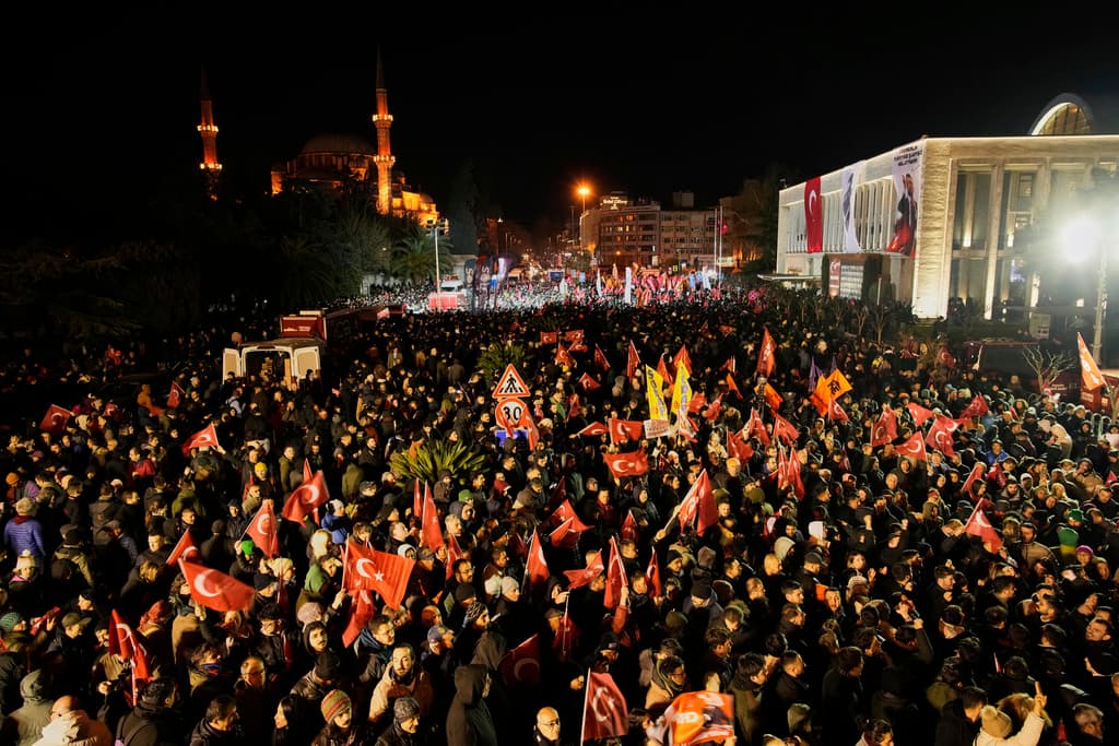 Arrestimi i “rivalit kryesor” të Erdoganit nxit protesta në Stamboll