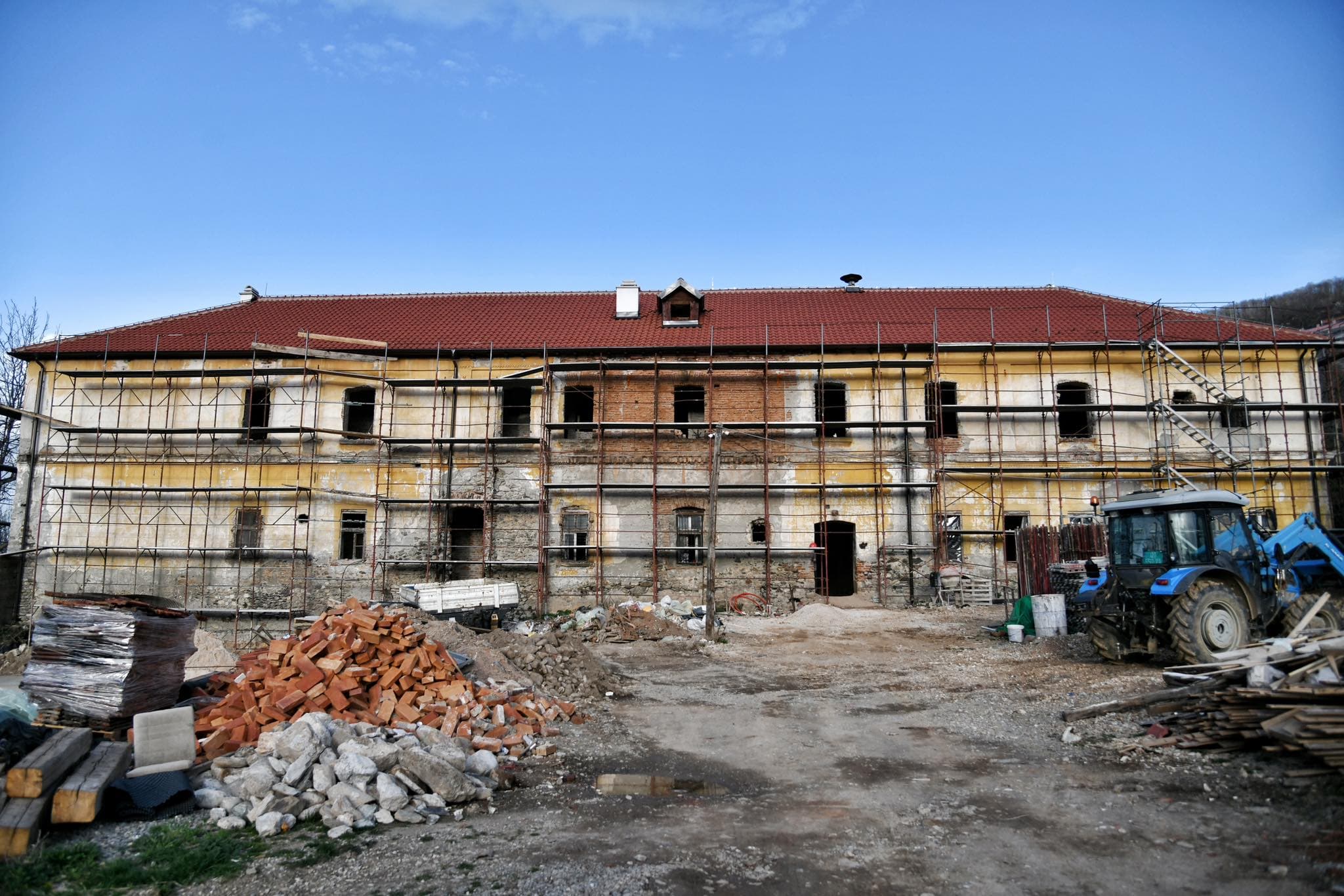 "Kazerma e vjetër" në Prizren po restaurohet