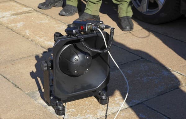 ‘Si një zë nga ferri’: A u përdor arma ilegale zanore kundër protestuesve në Serbi?
