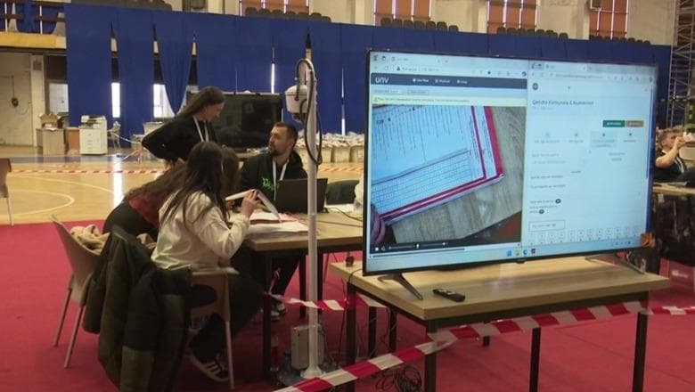 Vonesat në numërim e dyshimet për manipulim të votës, Cakolli: I domosdoshëm digjitalizimi