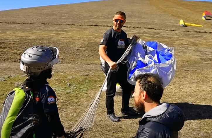 “Shqiponjat e Kastriotit” – njihuni me gjashtëvjeçarin që fluturon dhe familjen e tij (VIDEO)