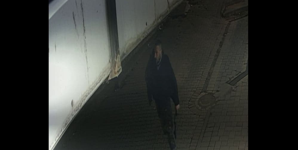 Policia kërkon ndihmë në kapjen dhe idenfitikimin e një personi
