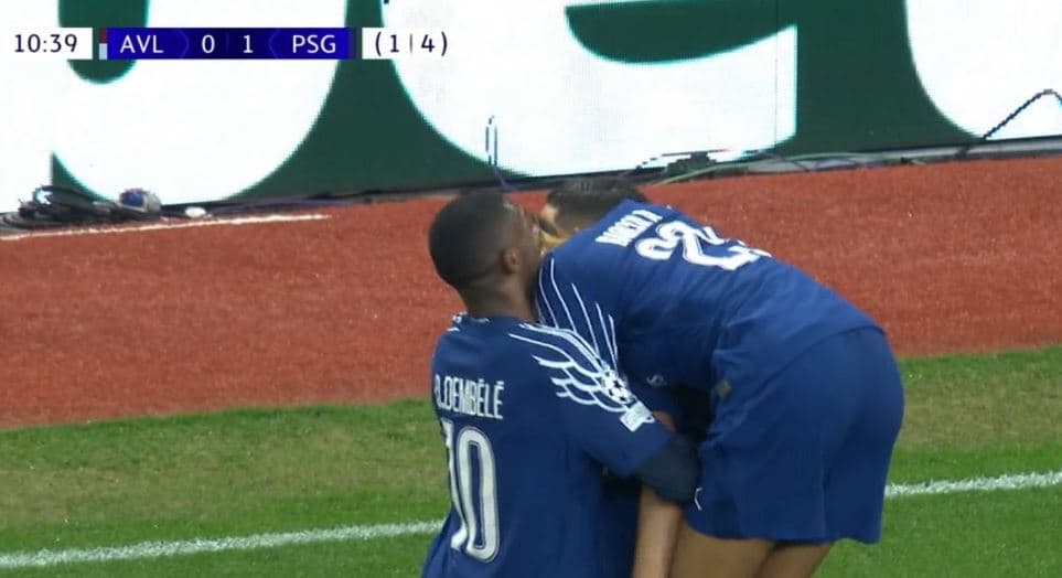 Gabon Martinezi, PSG-ja kalon në avantazh