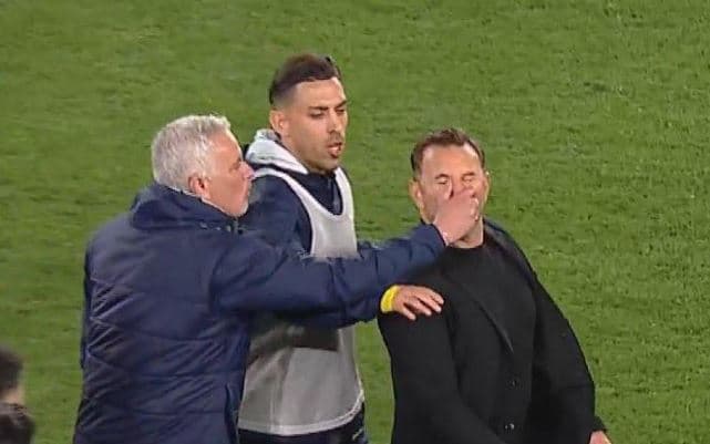Nuk “mbushet” mend Mourinho, kap për hundësh trajnerin e Galatasarayt