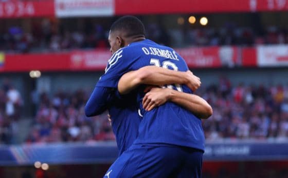 PSG mposht Arsenalin në Londër, afër eliminimit të klubit të tretë anglez drejt finales
